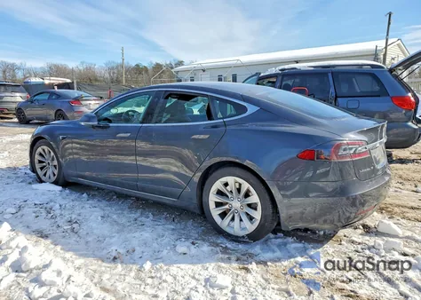 2018 Tesla Model S from USA, damaged, VIN 5YJSA1E29JF275519